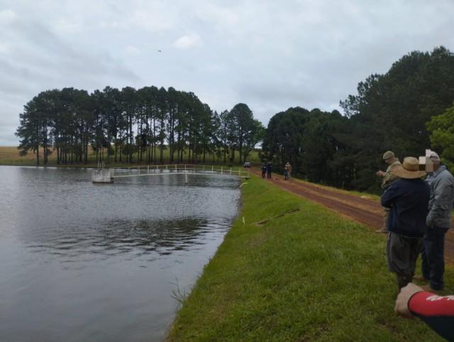 Assaltante morre após cair em açude em Campos Novos