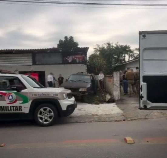 Briga por causa de aluguel termina em proprietário esfaqueado em Joinville