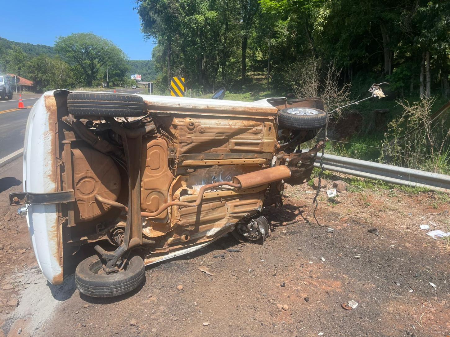 Colisão entre carro e carreta deixa uma vítima fatal em Coronel Freitas