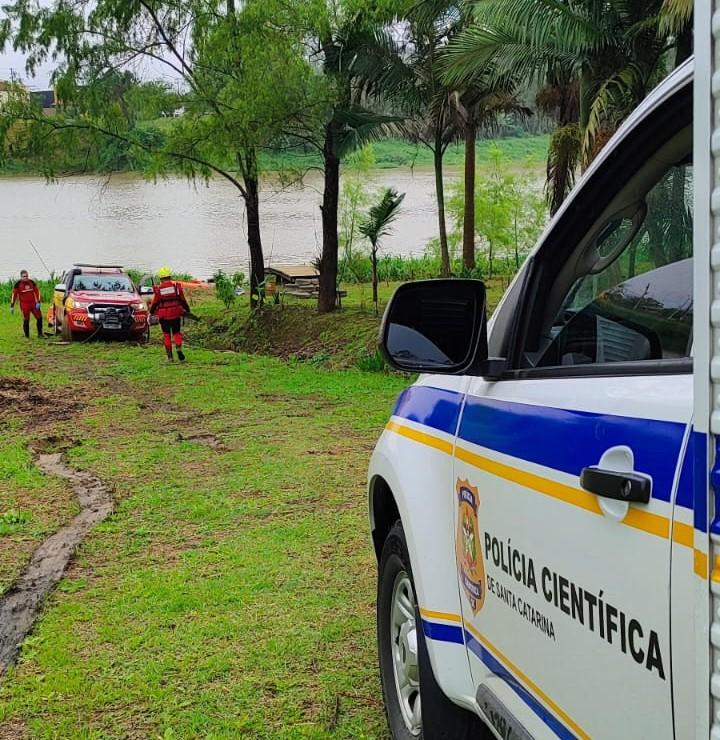 Corpo é encontrado boiando no rio Itajaí-Açu em Gaspar