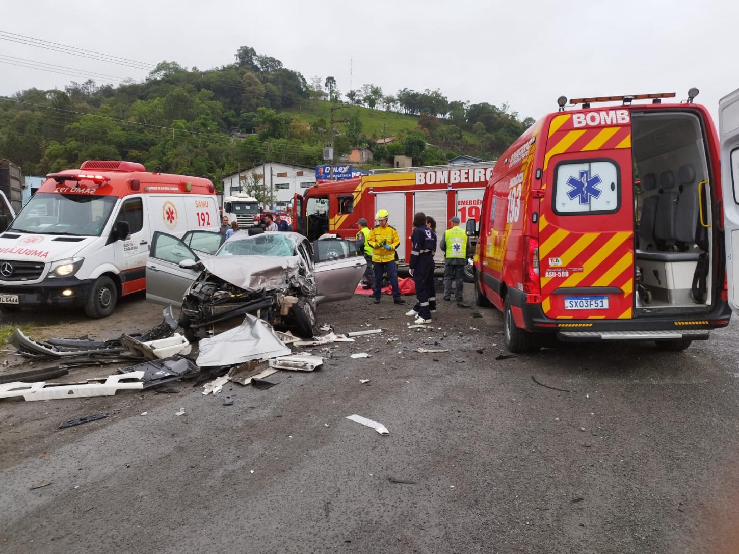 Grave acidente deixa motorista ferido na BR-470 em Rio do Sul