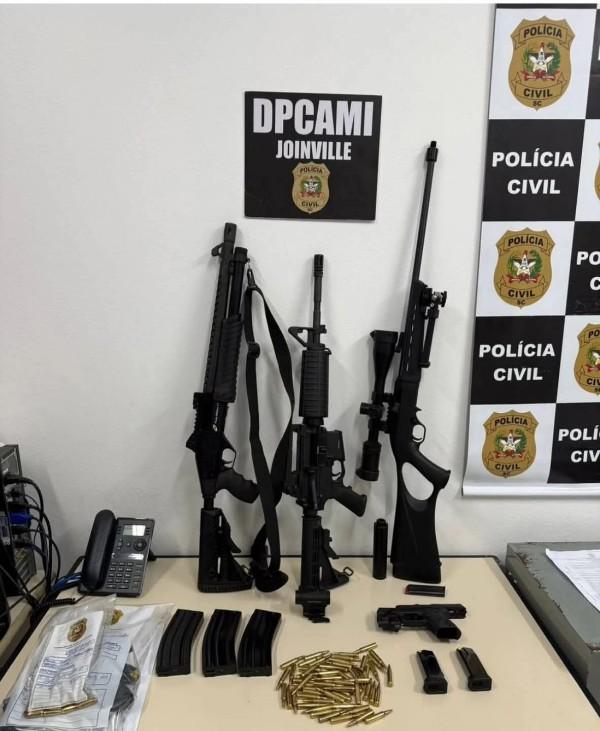 Polícia Civil desmonta arsenal de guerra em Joinville
