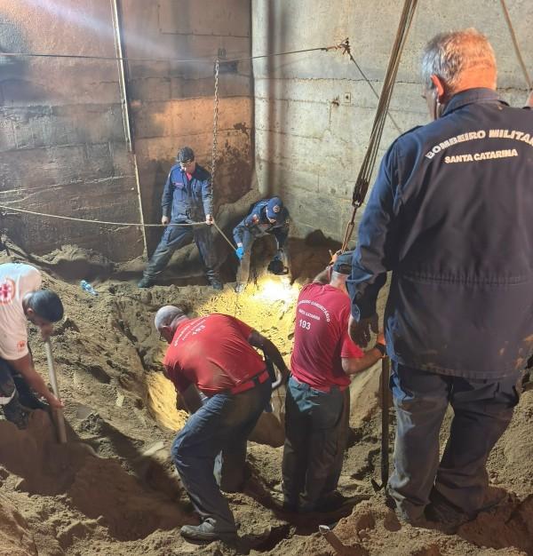 Trabalhador morre soterrado em silo de ração em Rio do Sul