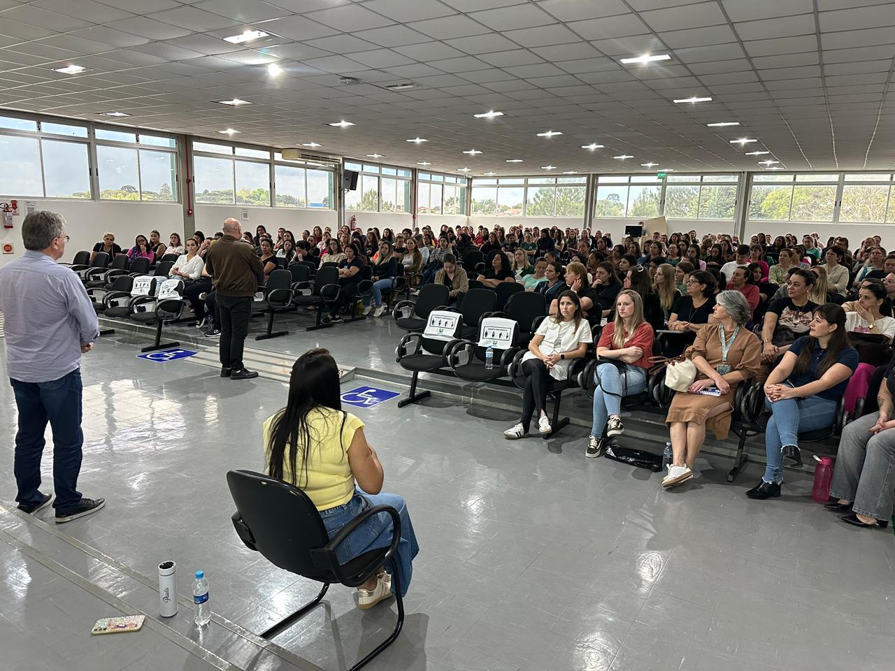 Atendentes da rede  municipal recebem capacitação de primeiros socorros