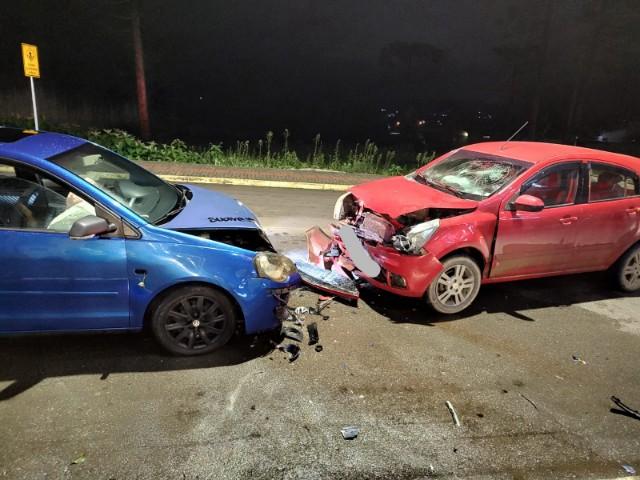 Colisão frontal deixa crianças feridas no Centro de Mafra