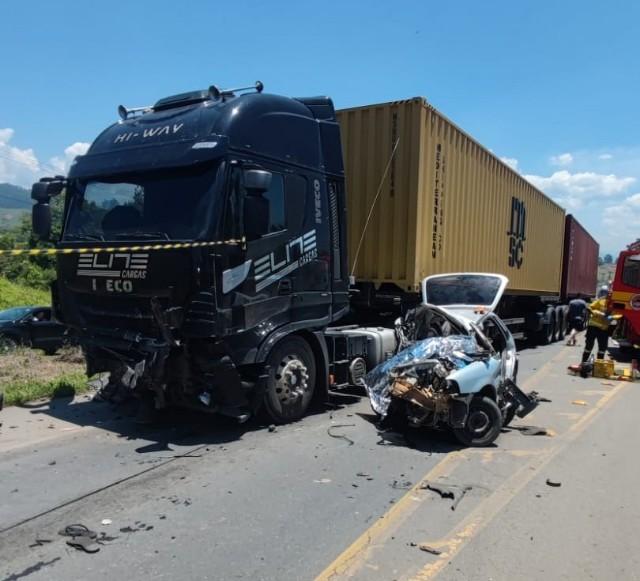 Grave acidente deixa dois mortos na BR-470 em Pouso Redondo