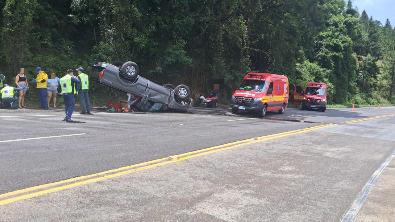 Capotamento é registrado na 27 Curvas, em São Bento do Sul