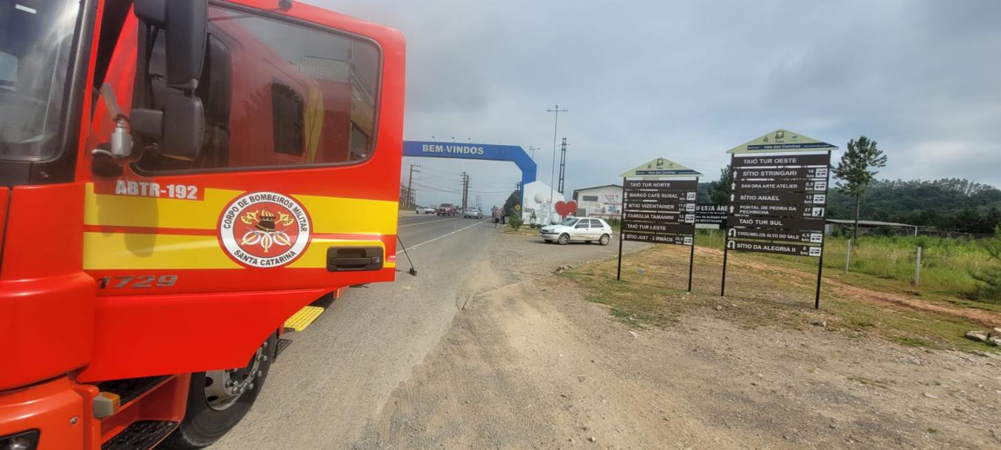 Ciclista fica gravemente ferido após colisão com carro na SC-114, em Taió