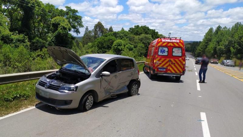 Colisão frontal deixa três pessoas feridas na SC-418, em São Bento do Sul