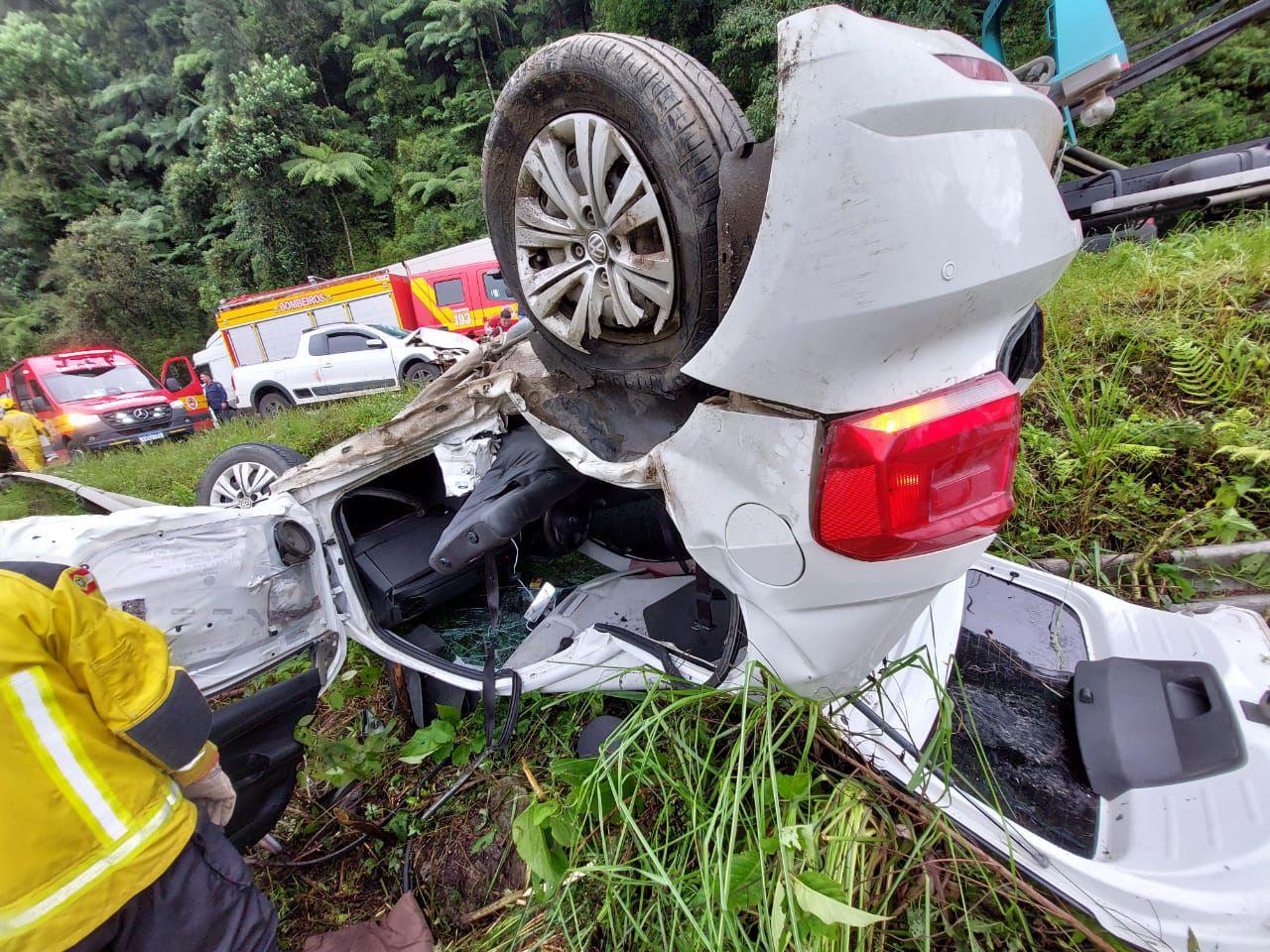 Grave acidente deixa cinco feridos na BR-470 em Pouso Redondo