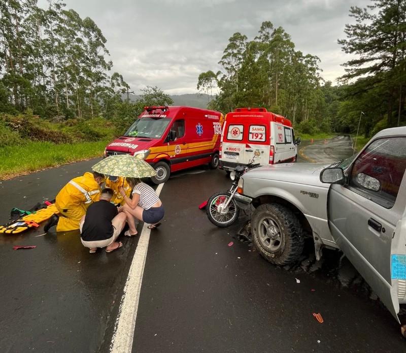 Motociclista e filha  ficam feridas em acidente na SC-350, em Taió