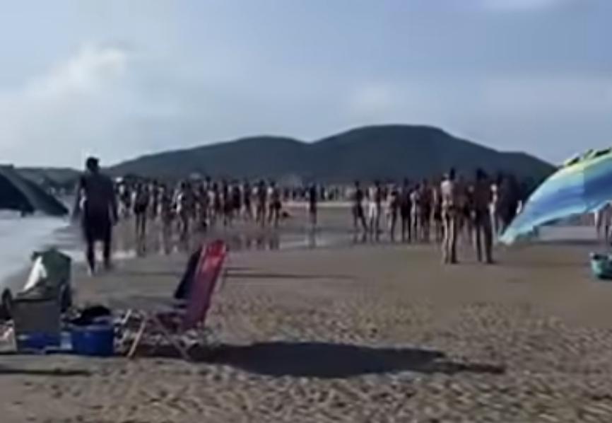 Mulher é resgatada em estado grave após afogamento no mar em São Francisco do Sul