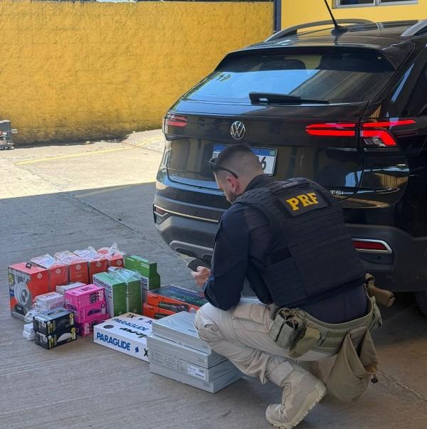Mulher presa com contrabando de eletrônicos em Mafra-SC