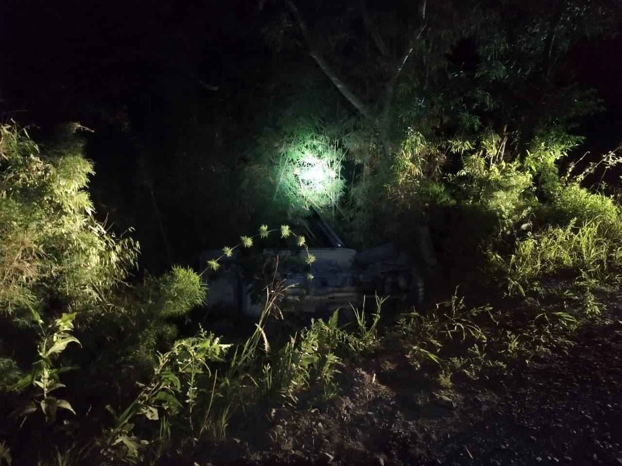 Saida de pista deixa mulher ferida no Rio Antinha