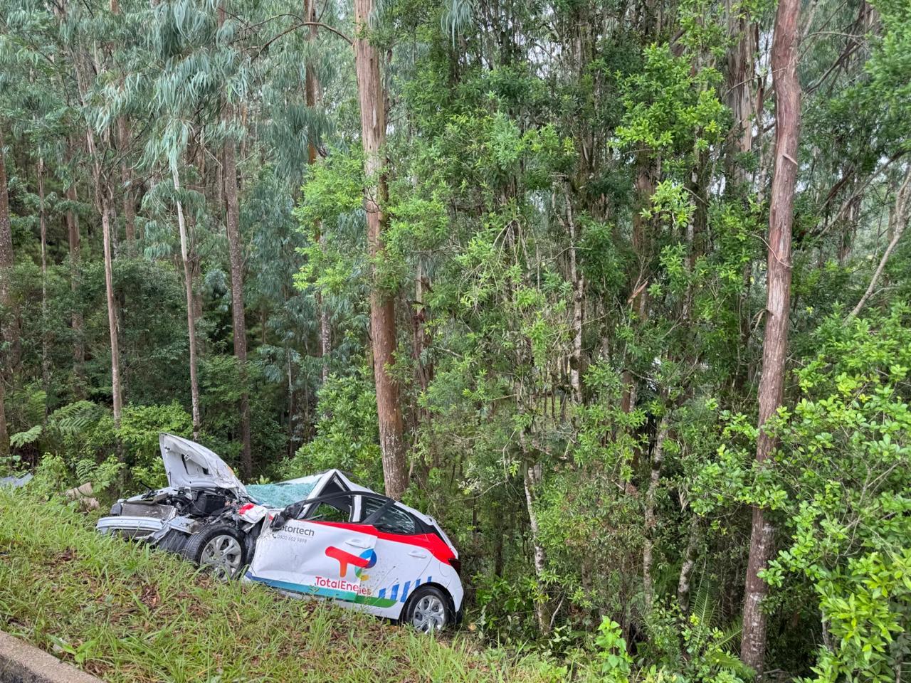 Colisão entre carro e caminhão deixa feridos na BR-280 em São Bento do Sul