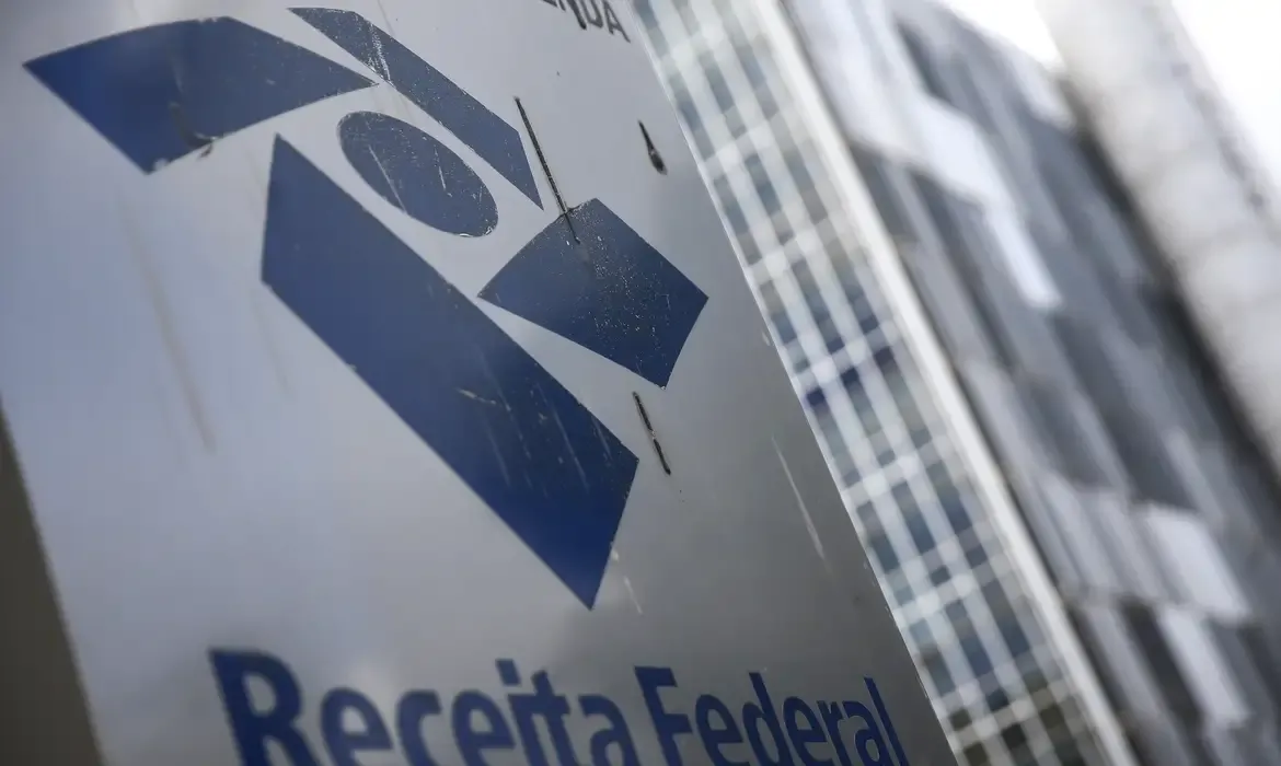 É #FAKE que autônomos serão obrigados a emitir Nota Fiscal
