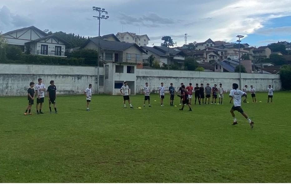 FMD promove avaliação de novos atletas para equipe Sub 18 masculina de Futebol