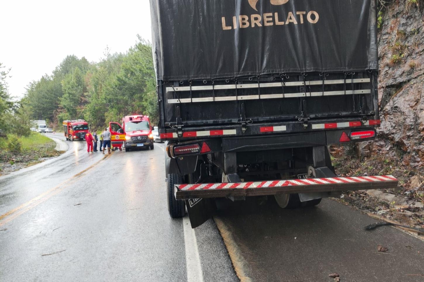 Grave acidente deixa 4 feridos na BR-282 em Alfredo Wagner
