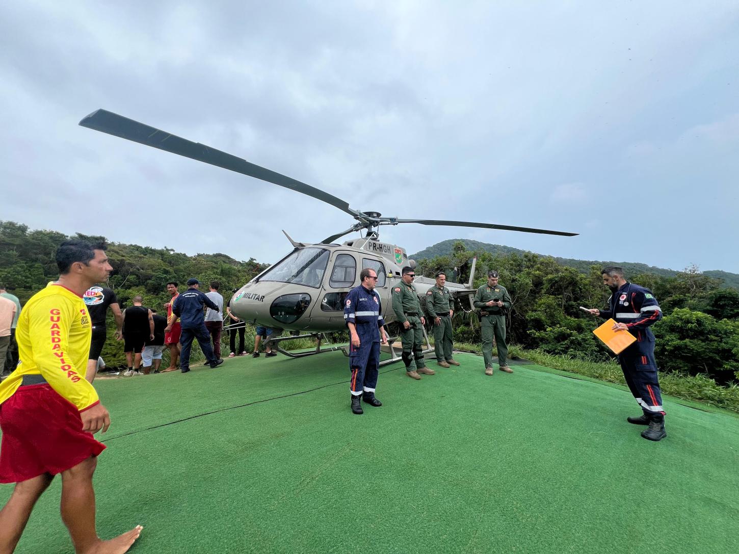 Homem morre após acidente durante voo de parapente em Penha