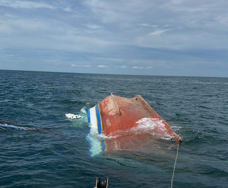 Naufrágio termina em morte em São Francisco do Sul