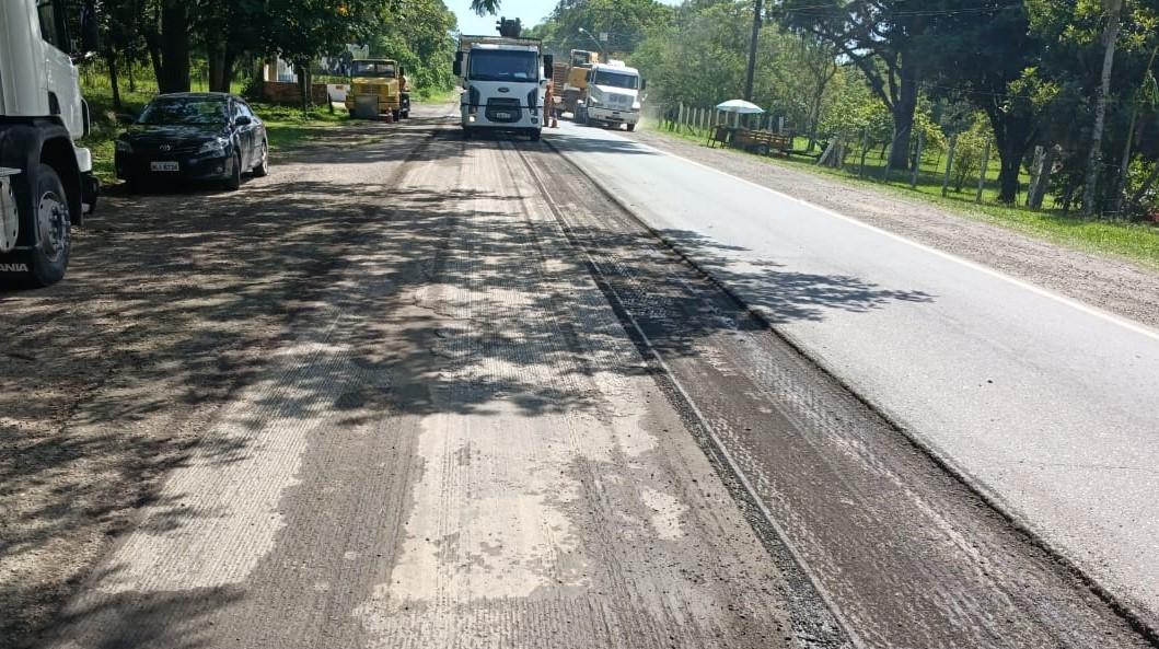 Obras das áreas de escape da Serra Dona Francisca entram na fase de pavimentação