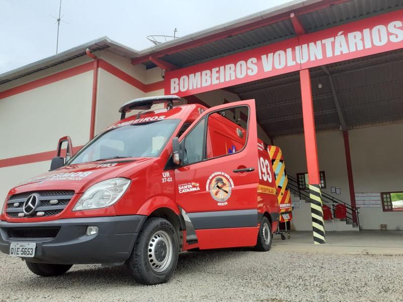 Queda de andaime deixa dois trabalhadores feridos em Dona Emma