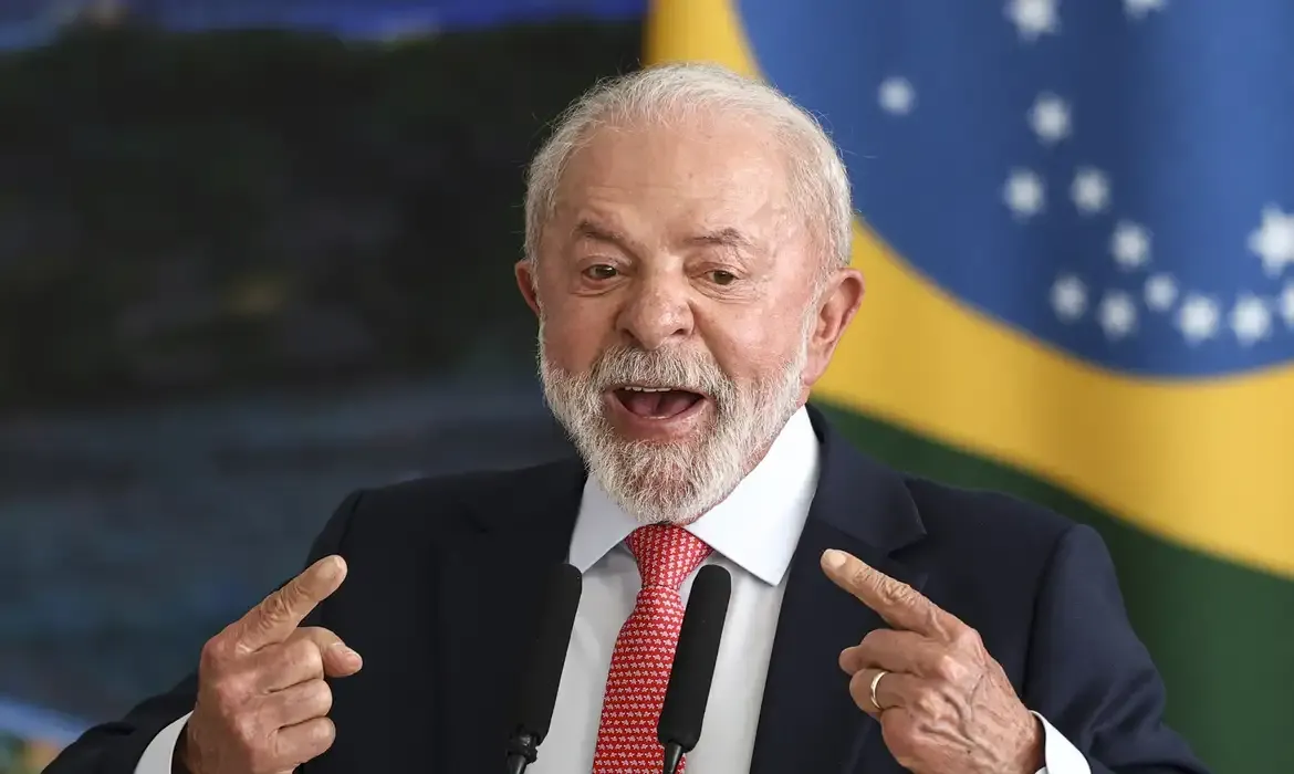 Sancionada lei que autoriza pagamento retroativo ao servidor público