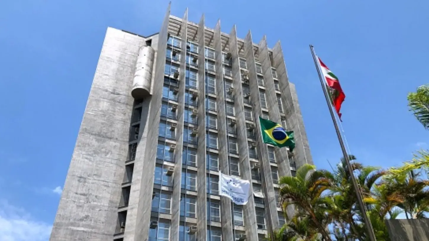 Suspeita de bomba no TJSC mobiliza autoridades