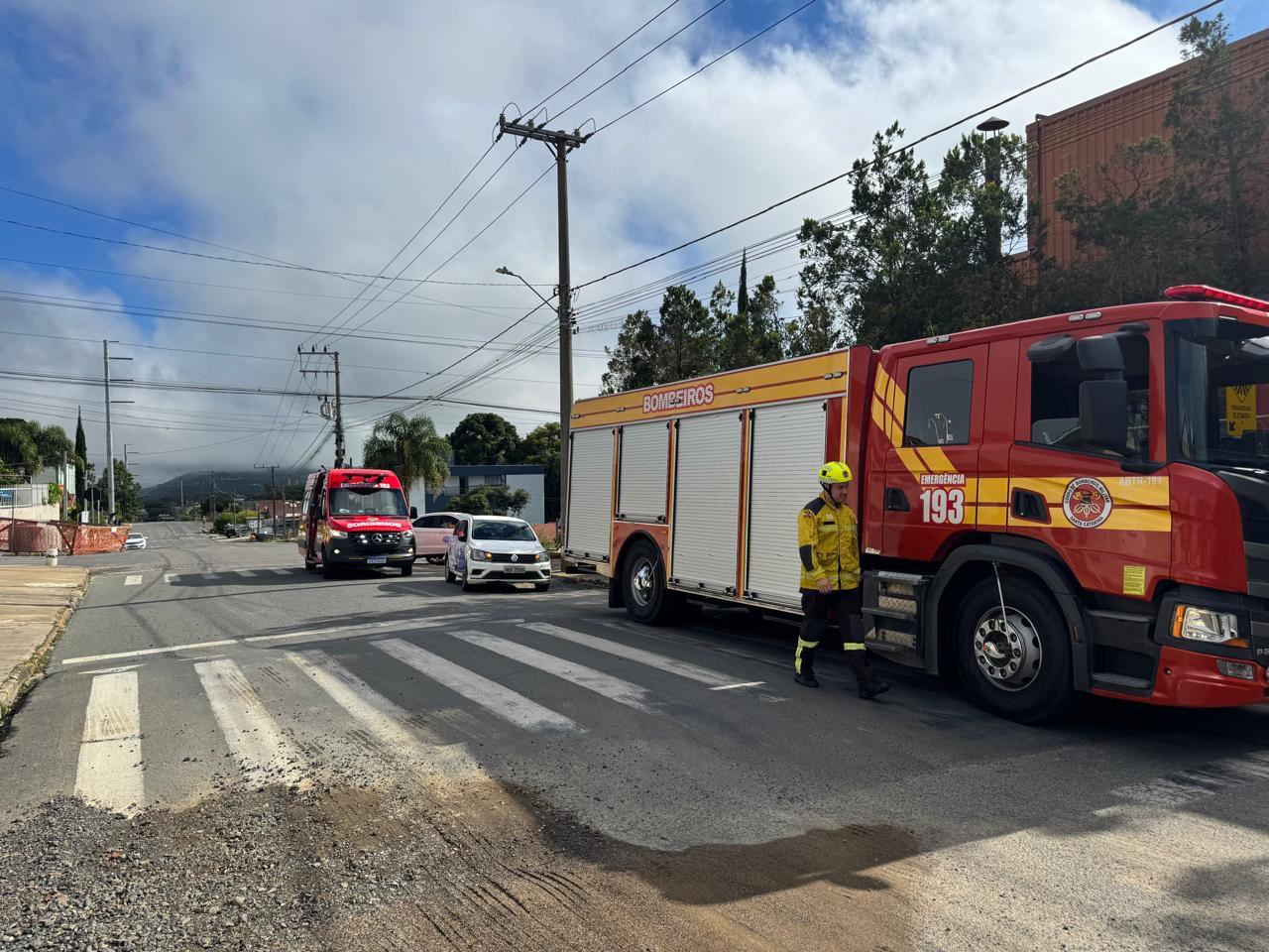 Colisão transversal deixa jovem ferido no bairro Brasília