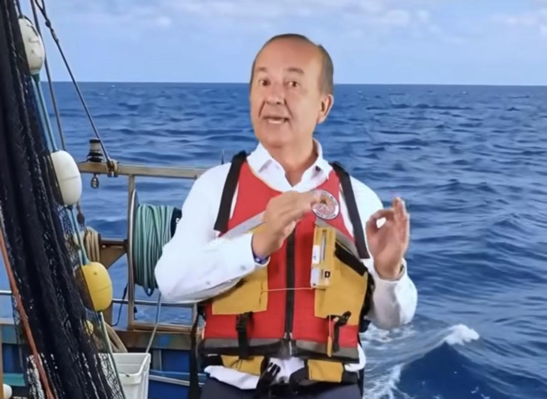 Governo de SC vai distribuir 2.500 dispositivos de socorro com GPS para pescadores em alto-mar