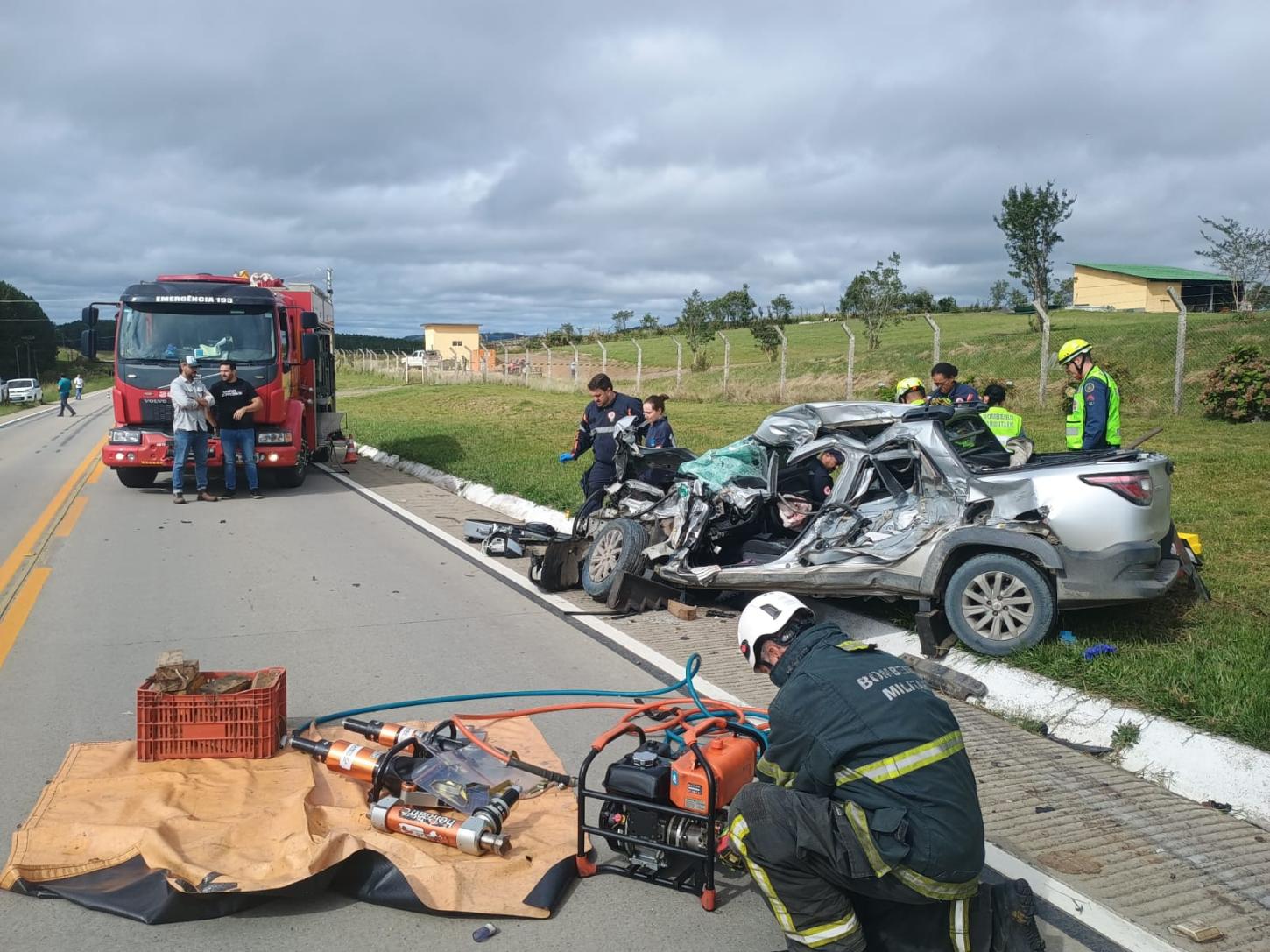 Colisão entre carro e caminhão deixa vítima fatal na SC-114, em Lages