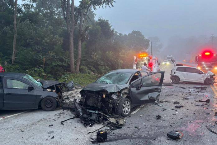 Colisão envolvendo cinco veículos deixa dois feridos na SC A280C em São Bento do Sul