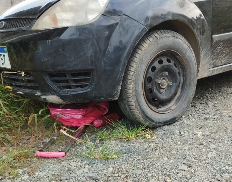 Criança é atropelada pela própria mãe no pátio de residência em Major Vieira