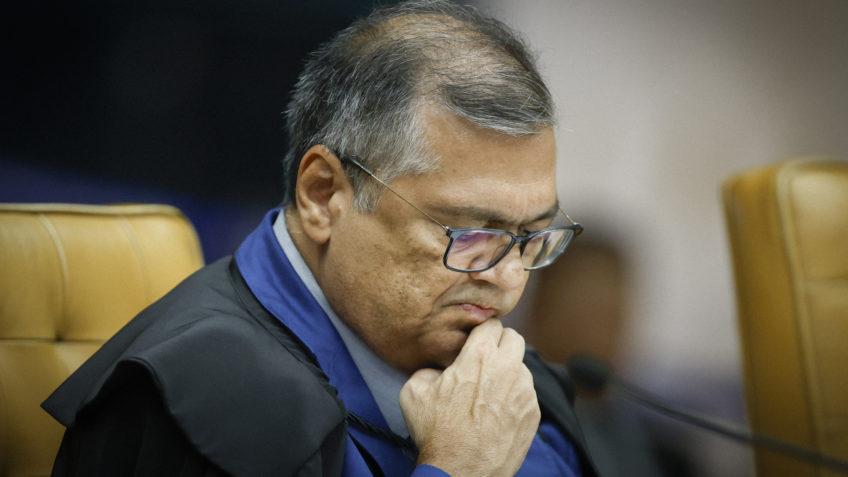 Dino acaba com aposentadoria como punição a juízes e abre caminho para “demissão”