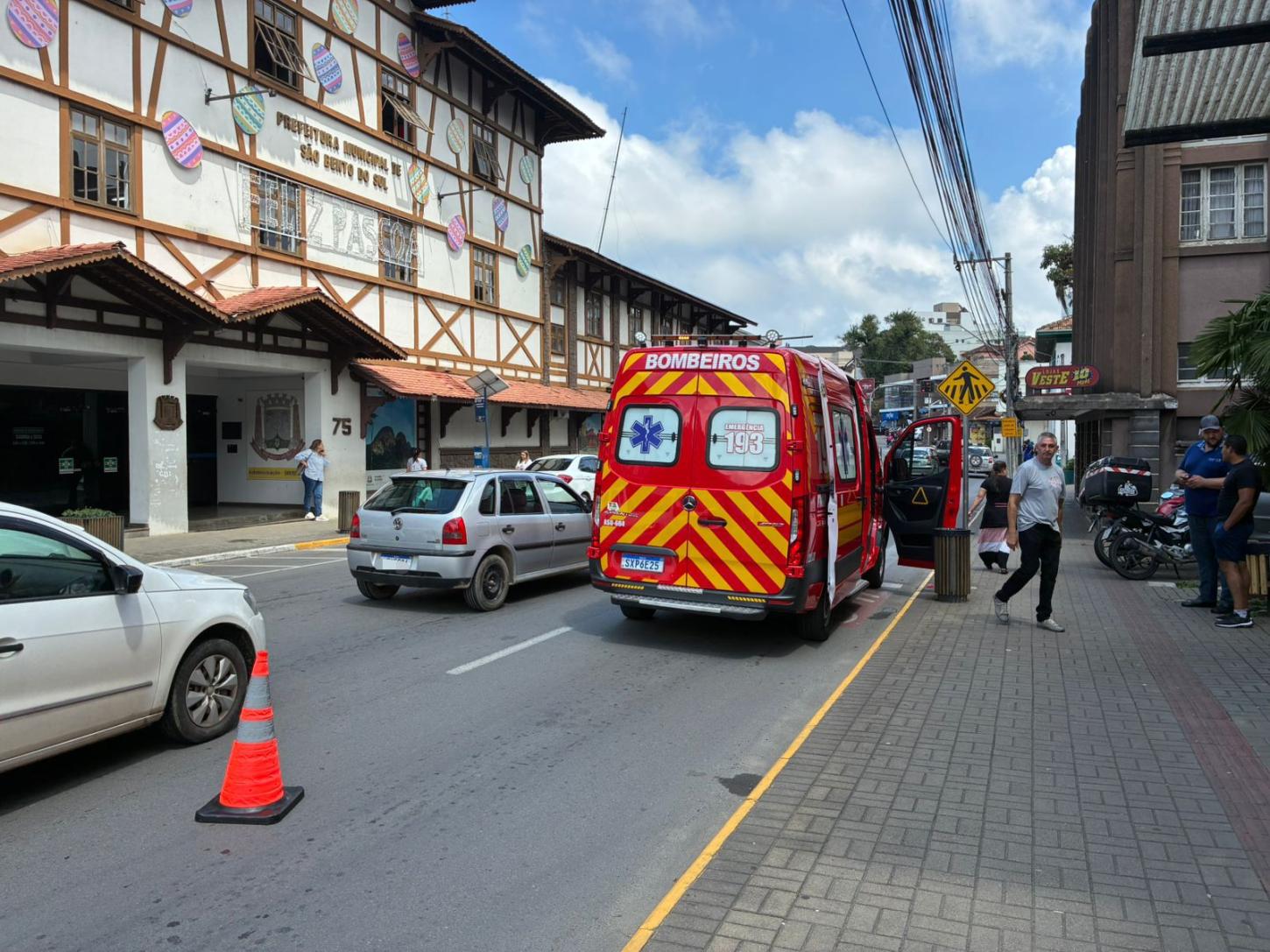 Motociclista fica ferido em colisão no Centro de São Bento do Sul