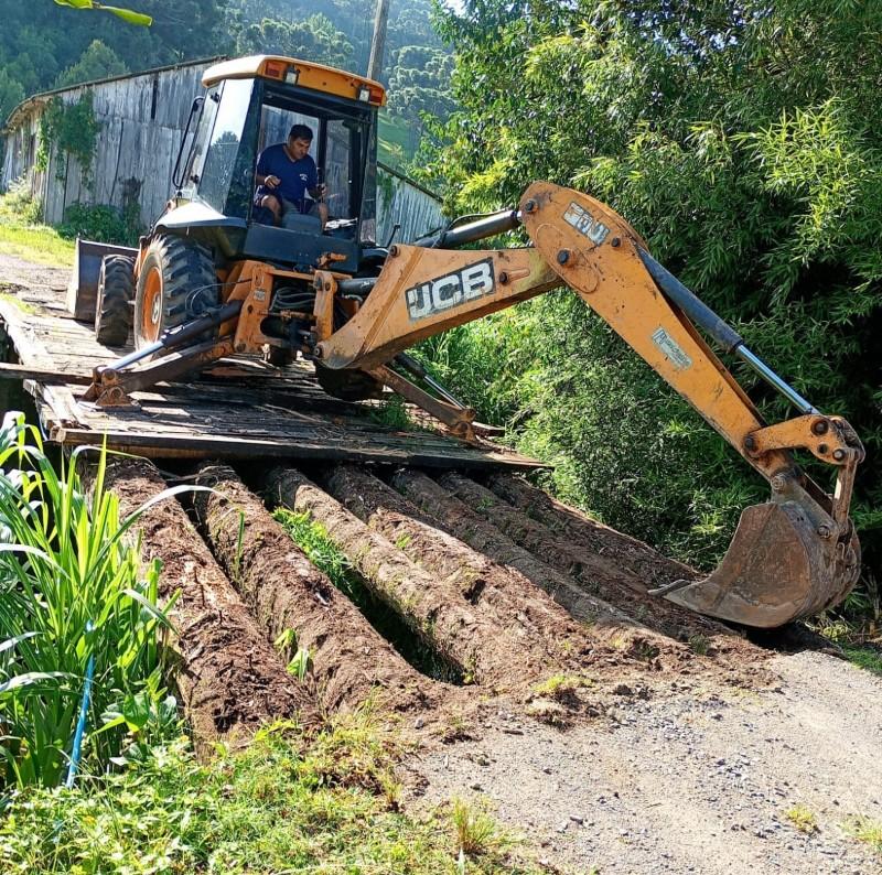 Obras de manutenção em ponte no Boehmerwald