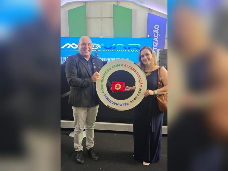 São Bento do Sul  recebe Selo Ouro do Compromisso Nacional Criança Alfabetizada