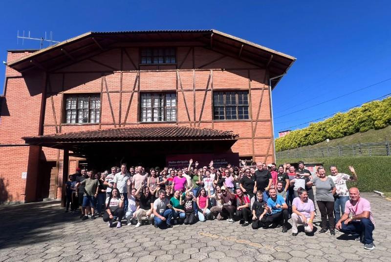 Familiares de colaboradores conhecem a Condor 