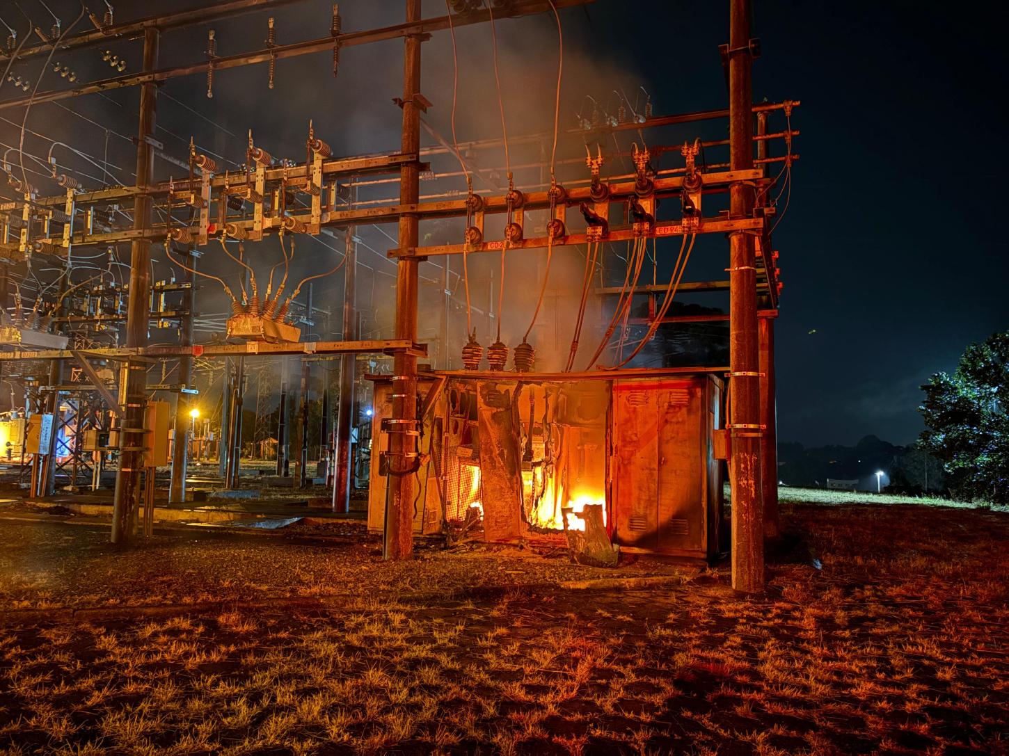 ​Incêndio na Subestação da Celesc Deixa 57 Mil Unidades Sem Energia na região de São Bento do Sul 