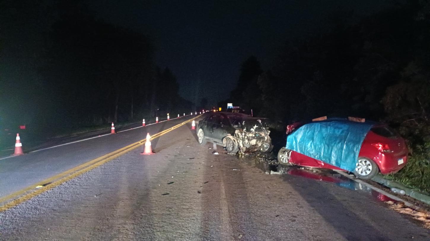 Tragédia na BR-116: colisão frontal mata dois homens e deixa um ferido grave em Mandirituba