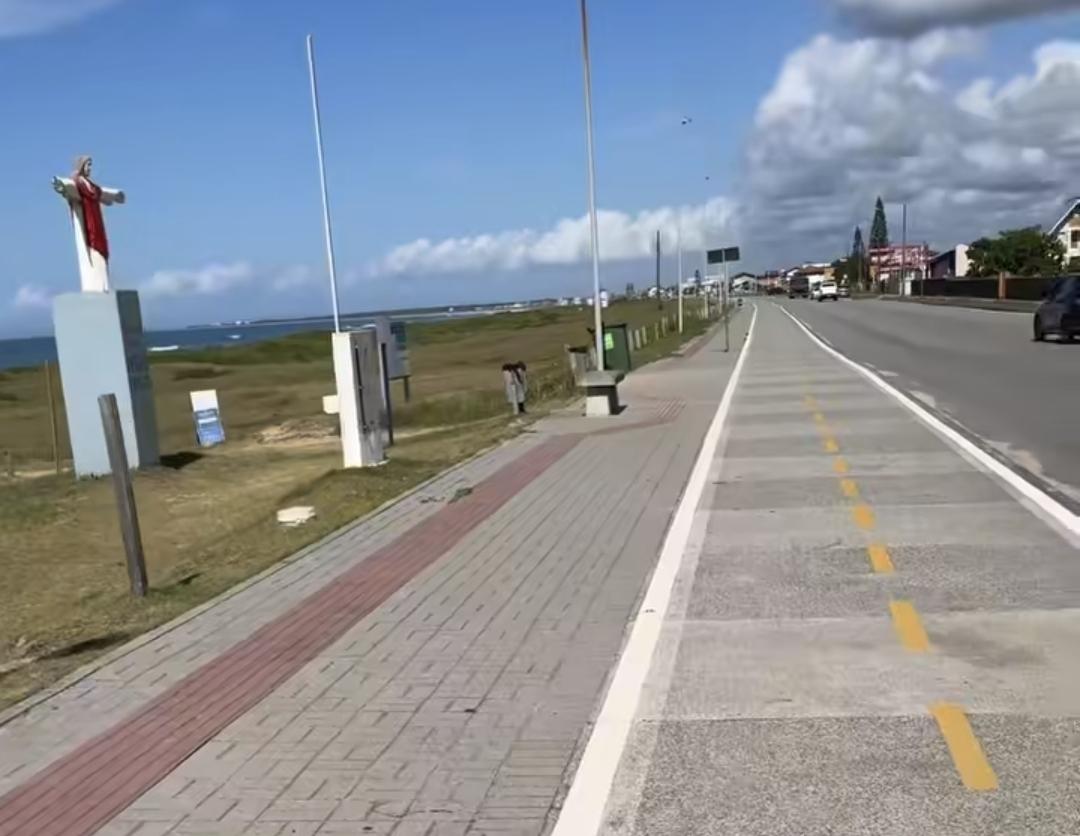 Duas vítimas resgatadas de afogamento na Praia do Ervino 