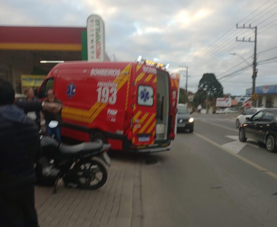 Motociclista fica ferido após colisão com carro no bairro Colonial, em São Bento do Sul
