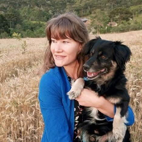 Projeto "Woody, Meu Grudy" leva literatura e conscientização sobre adoção às escolas