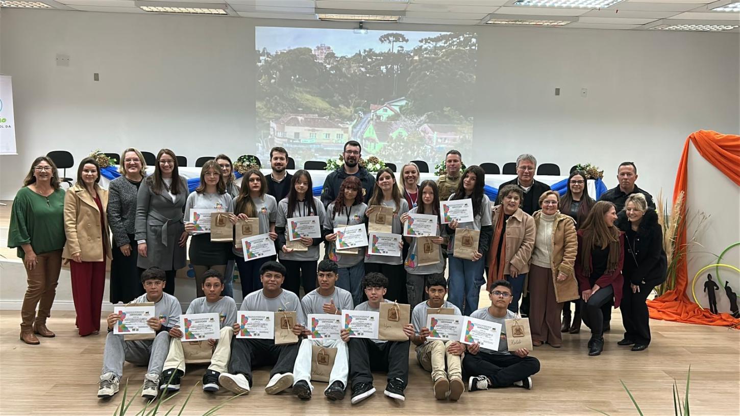 Projeto  #aTuAção forma primeira  turma de 2026