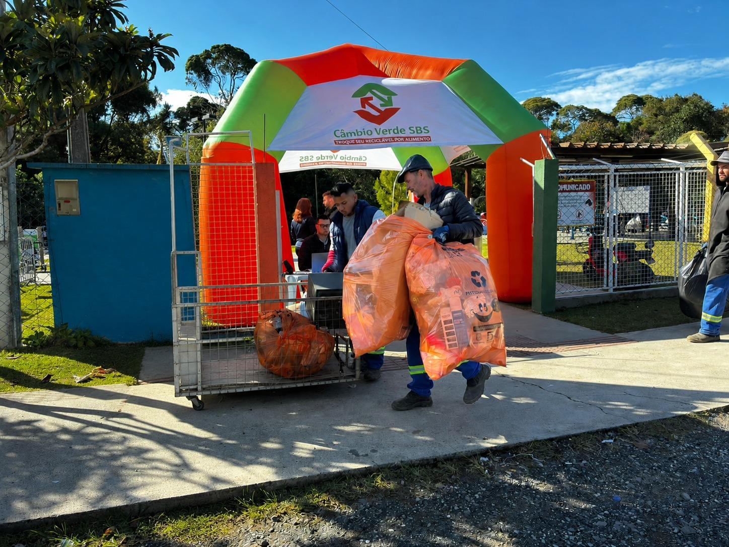 Câmbio Verde segue incentivando reciclagem e valorizando a agricultura familiar