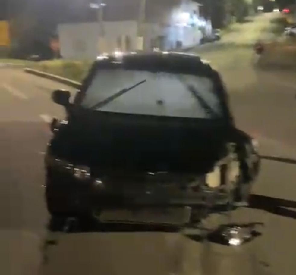 Colisão entre dois carros e caminhão mobiliza bombeiros na BR-280 em Rio Negrinho