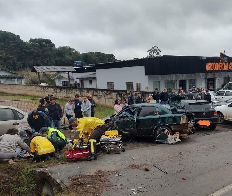 Motorista fica ferido após colisão frontal na SC-418, em Campo Alegre