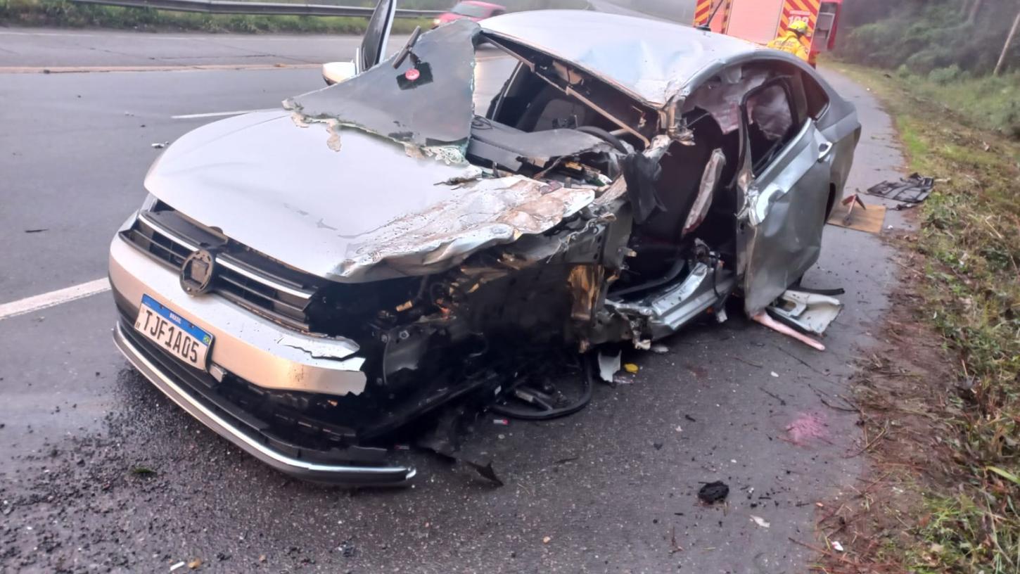 Motorista fica gravemente ferido após colisão com caminhão  na SC-A280C, em São Bento do Sul