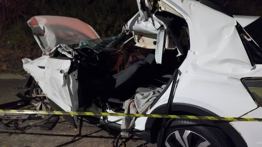 Motorista morre após colisão traseira contra caminhão em Içara