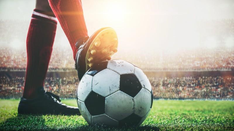 Vendidos aos 16, no banco aos 18: o lado cruel da exportação precoce no futebol brasileiro